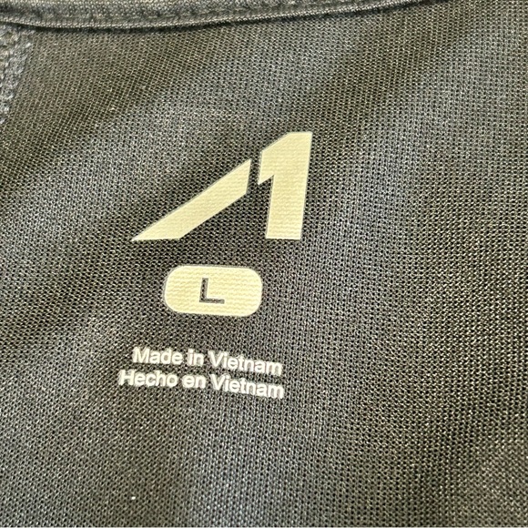 Alive Magnetics Sz L Rich Black Top Yoga Active Wear NWT - Picture 6 of 7